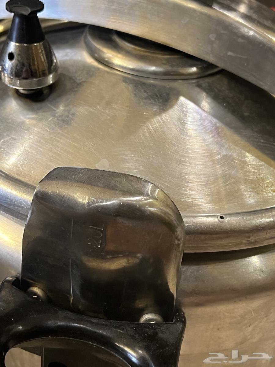 ثلاث قدور ضغط اثنين منها 20 لتر واحد منها 12 لتر64248287372673113