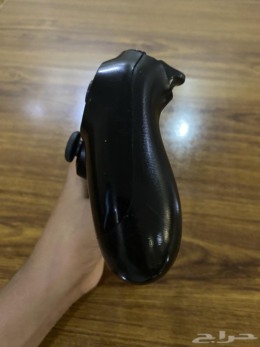 يد سوني فور للبيع ما في الاه مشكله وحد R2 مو كويس64237727376643112