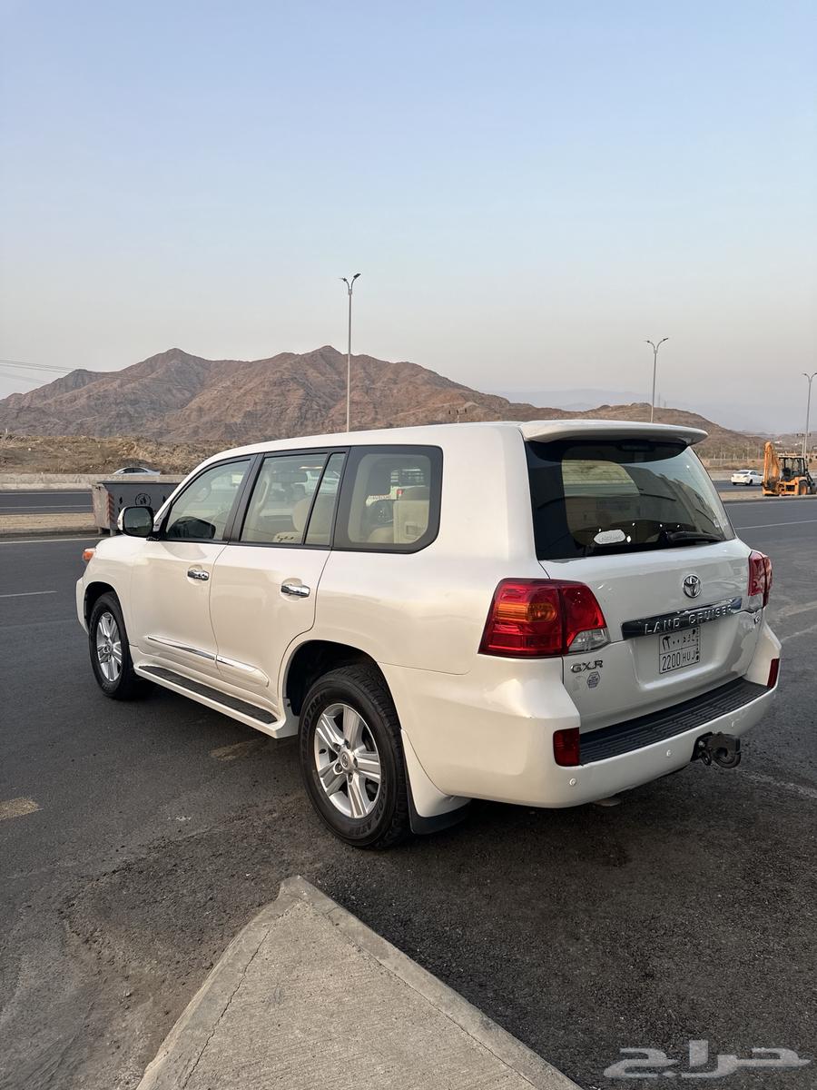 لاندكروزر 2014 فل كامل 8 سرندل ماشي 232 شرط64409616205826113