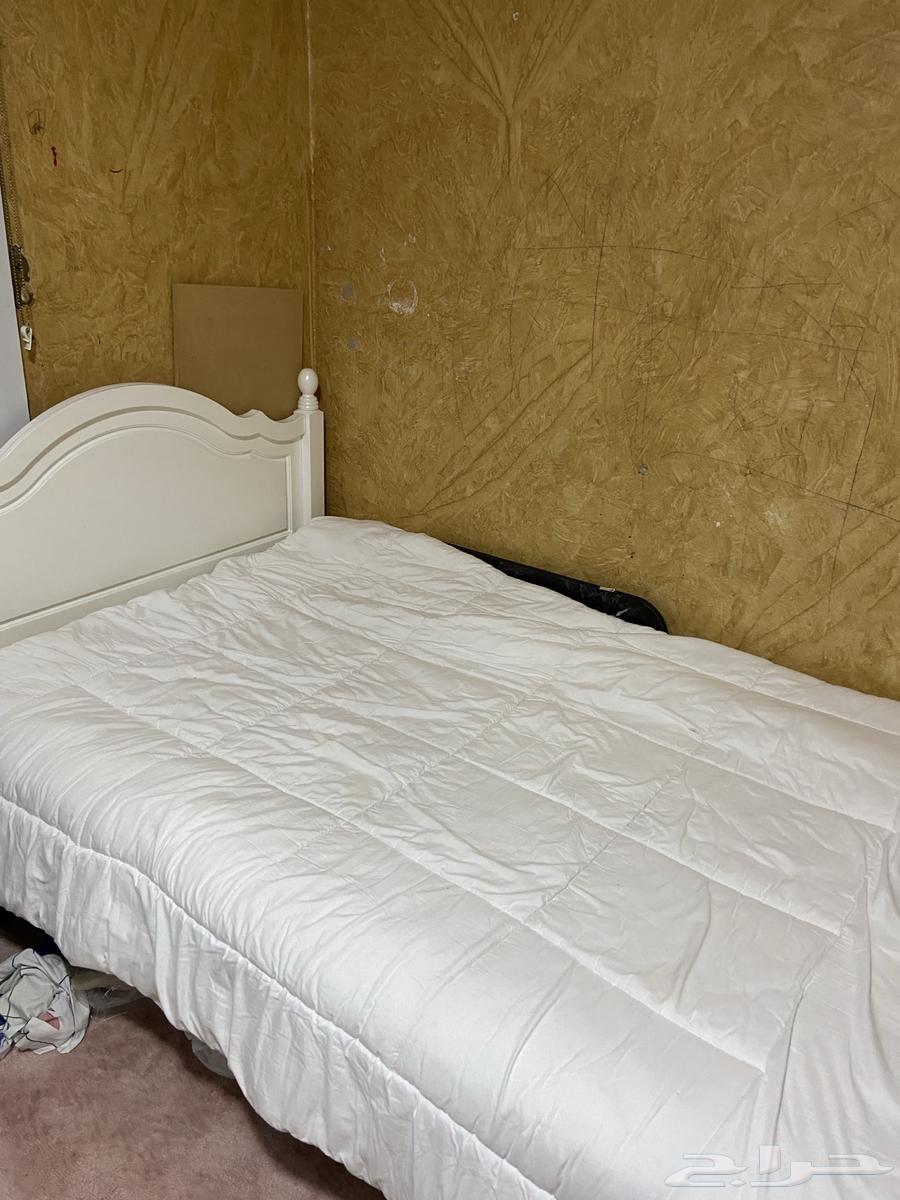 سرير مع المرتبه 400 سبب البيع مسافرين64254244530691113