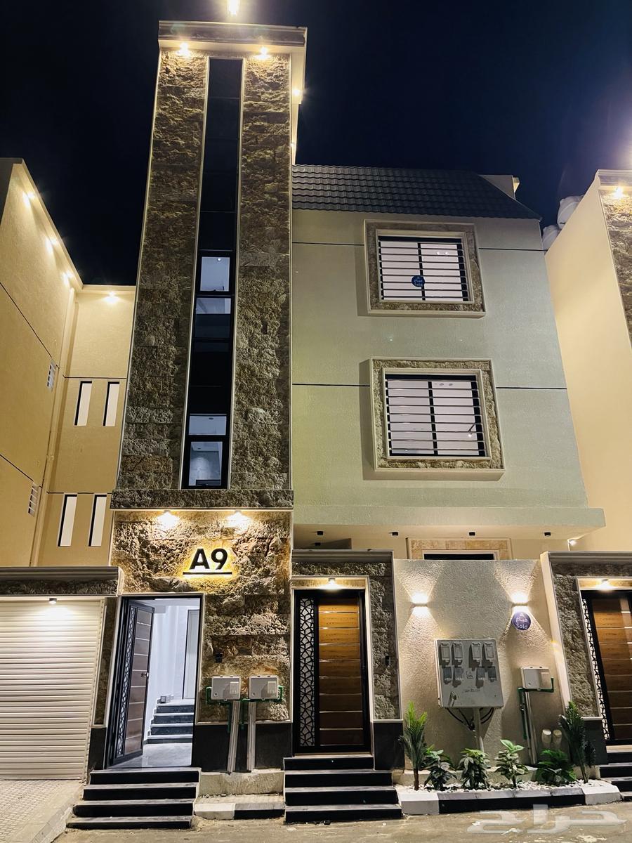 Apartments for sale now, upper floor units with rooftop, priced at 500,000, Al-Diyafa neighborhood63613585928449110
