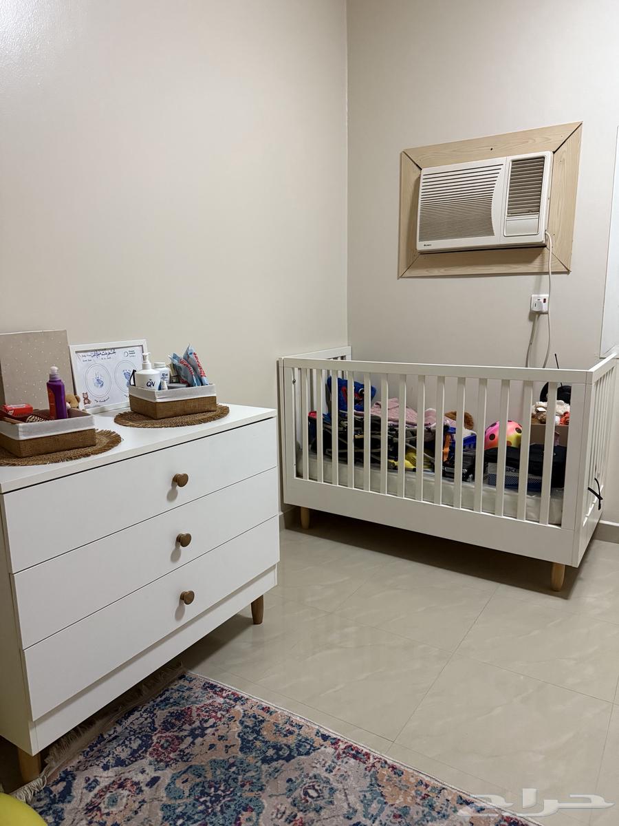 سرير اطفال ودلاب ثلاث ادارج من ابيات64233191374721110