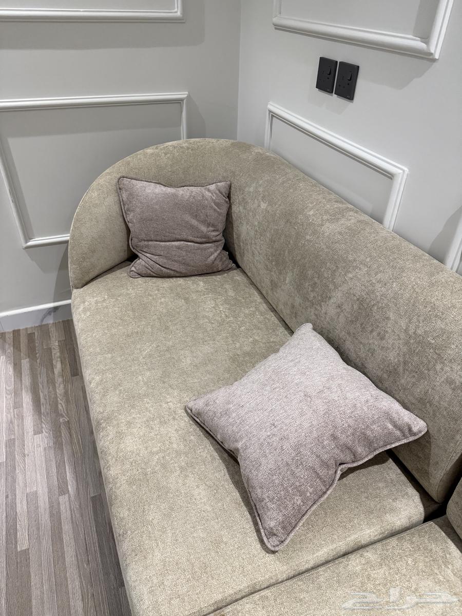 New unused sofa for sale, bought this week with strong wood64254755909251113