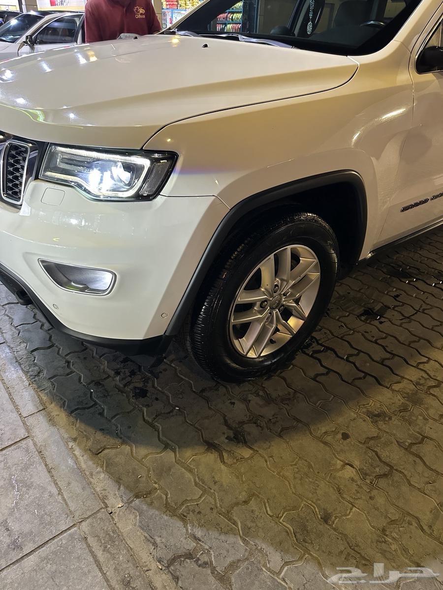 جيب جراند شيروكي لاريدو64403870181121112