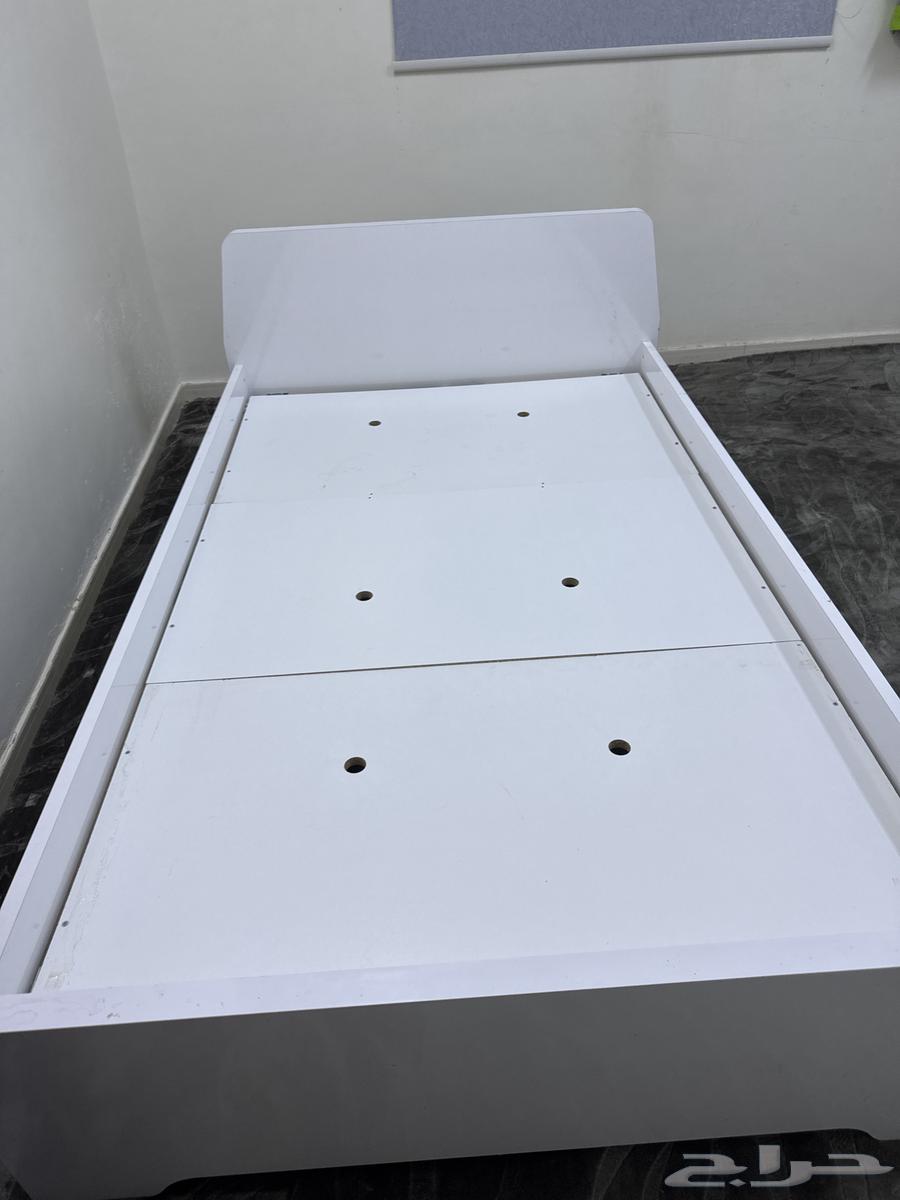 سرير نفر ونص من هوم بوكس سعره 400 قابل لتفاوض64236271491329110