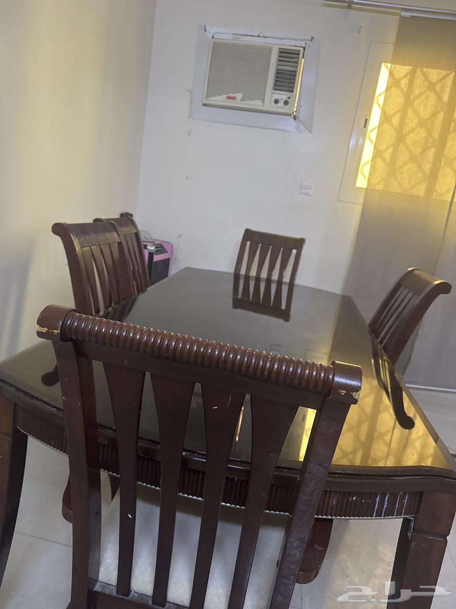 طاولة للبيع64247526913025110