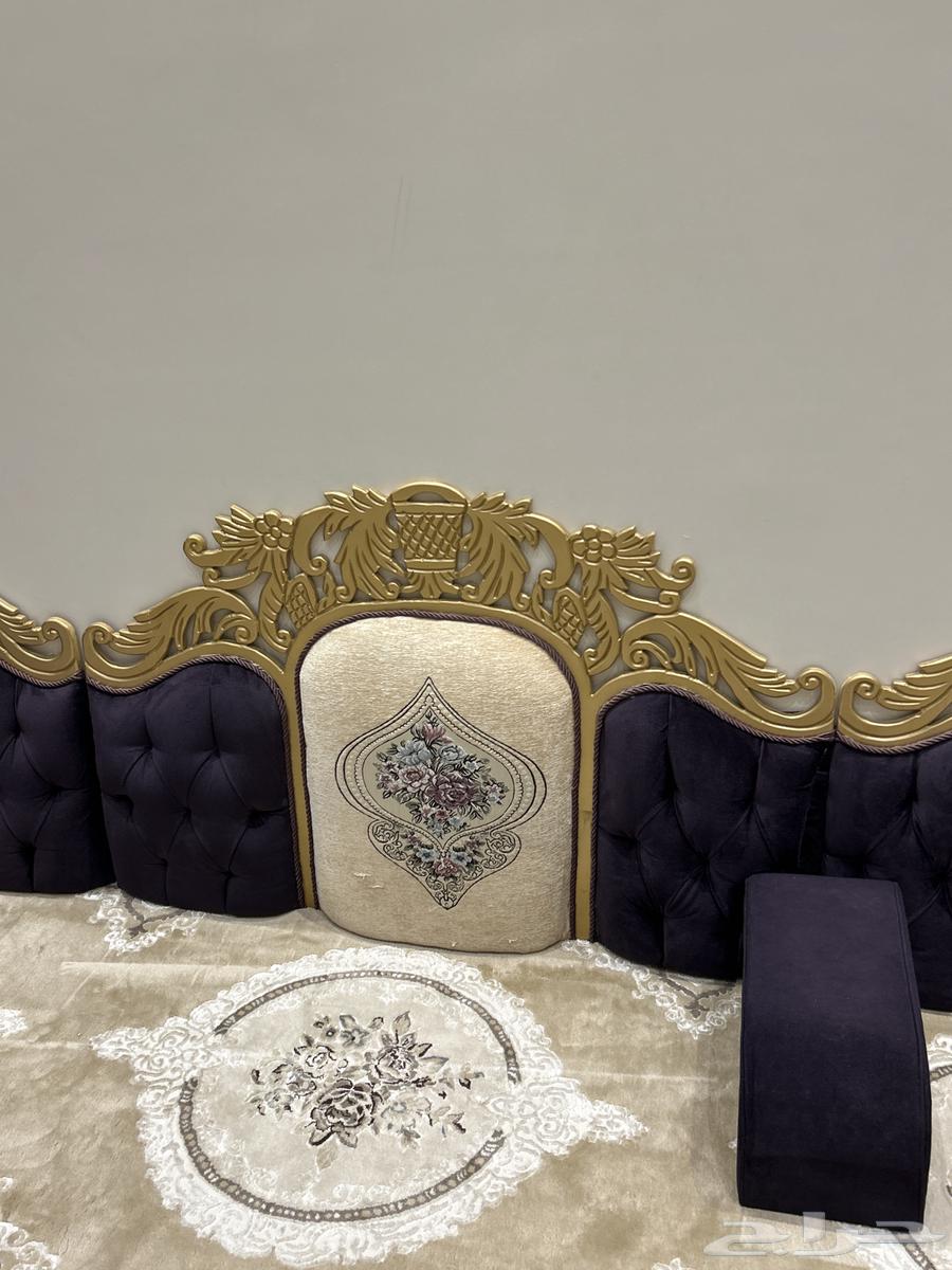 مجلس مستعمل 11 قطعه مسند و 7 قطع تكايةمع الفرشه والستاره64256284529537113