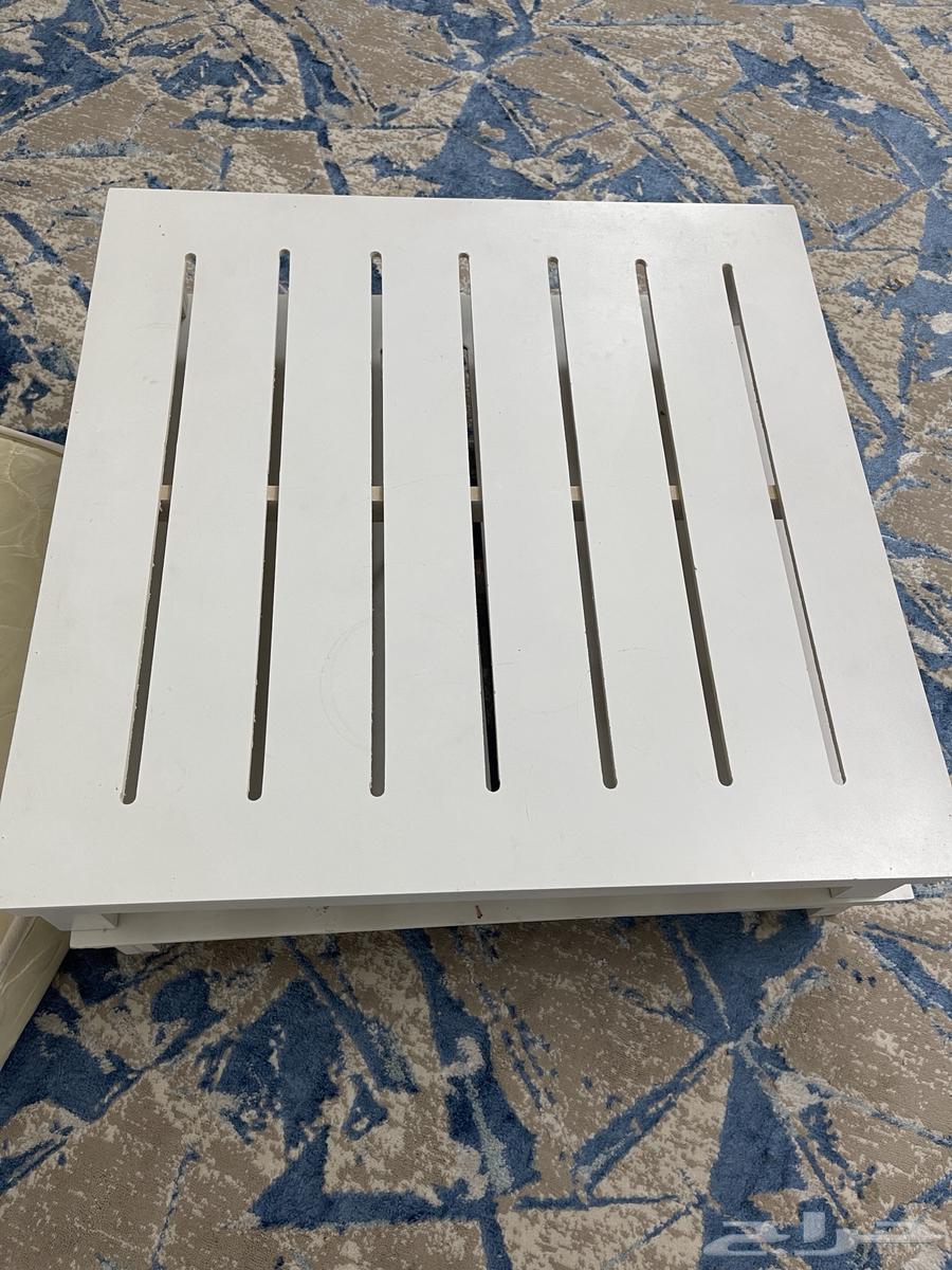 طاولة للبيع64235478809601110