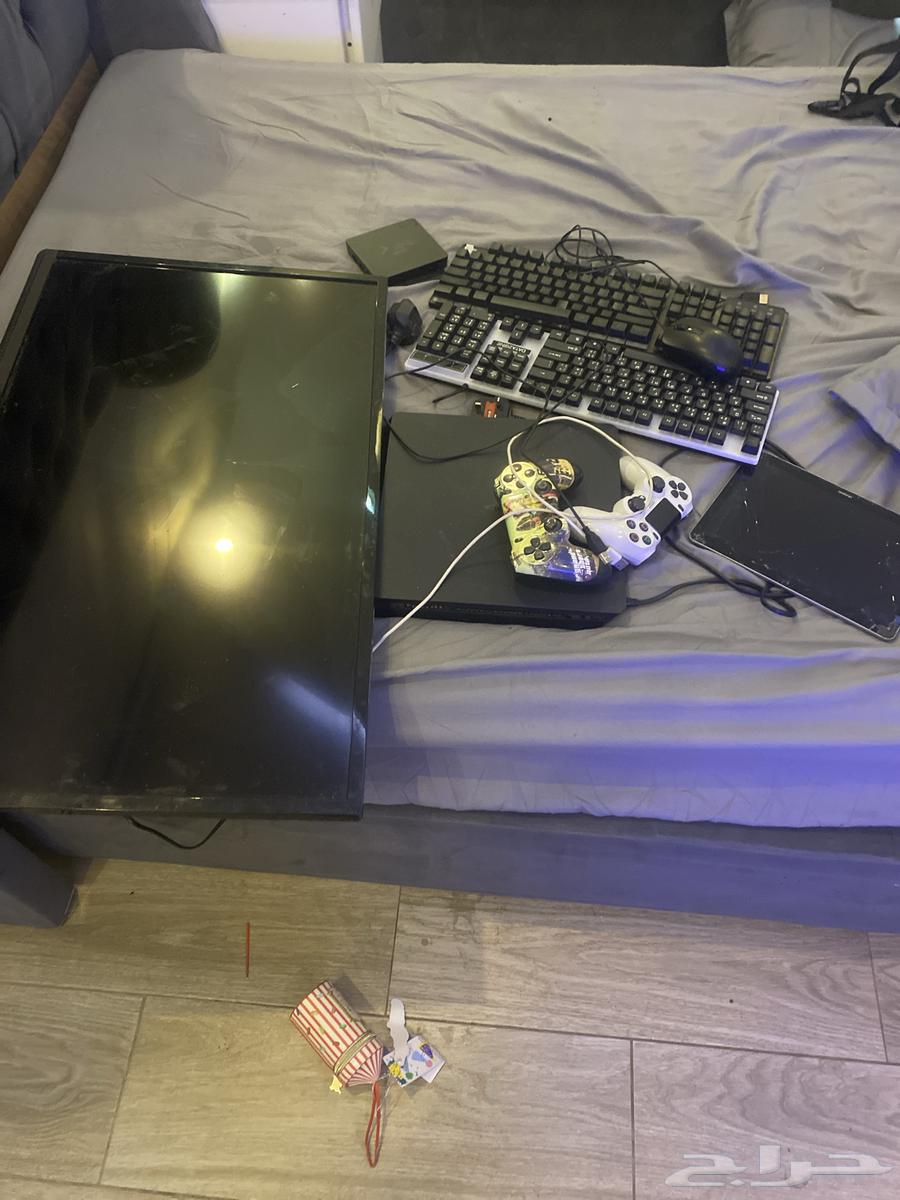 سوني فور  وشاشه وايباد وماوس وكيبوردين64234466020867110