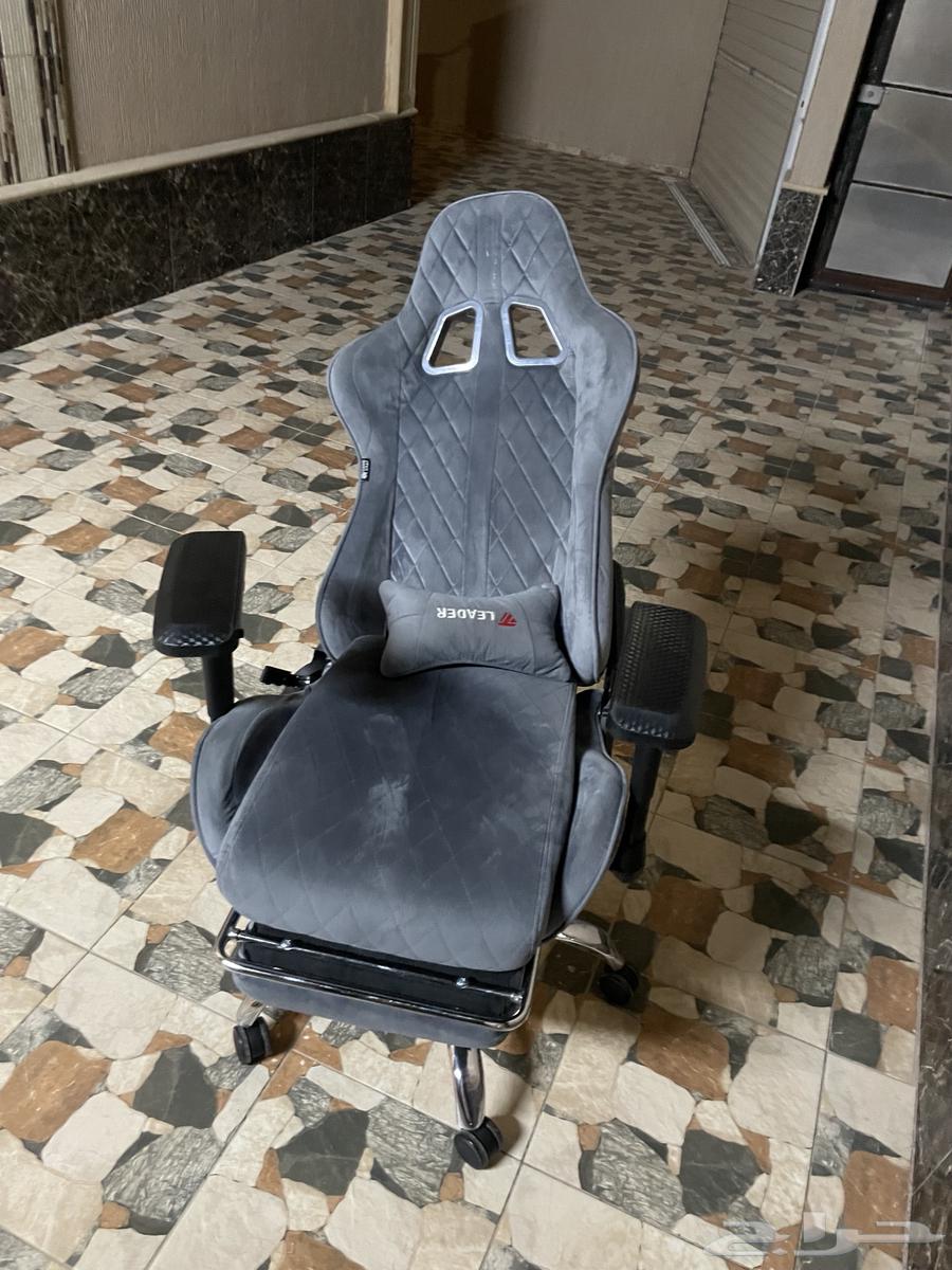 كرسي قيمني مكسور للبيع64255537039489110