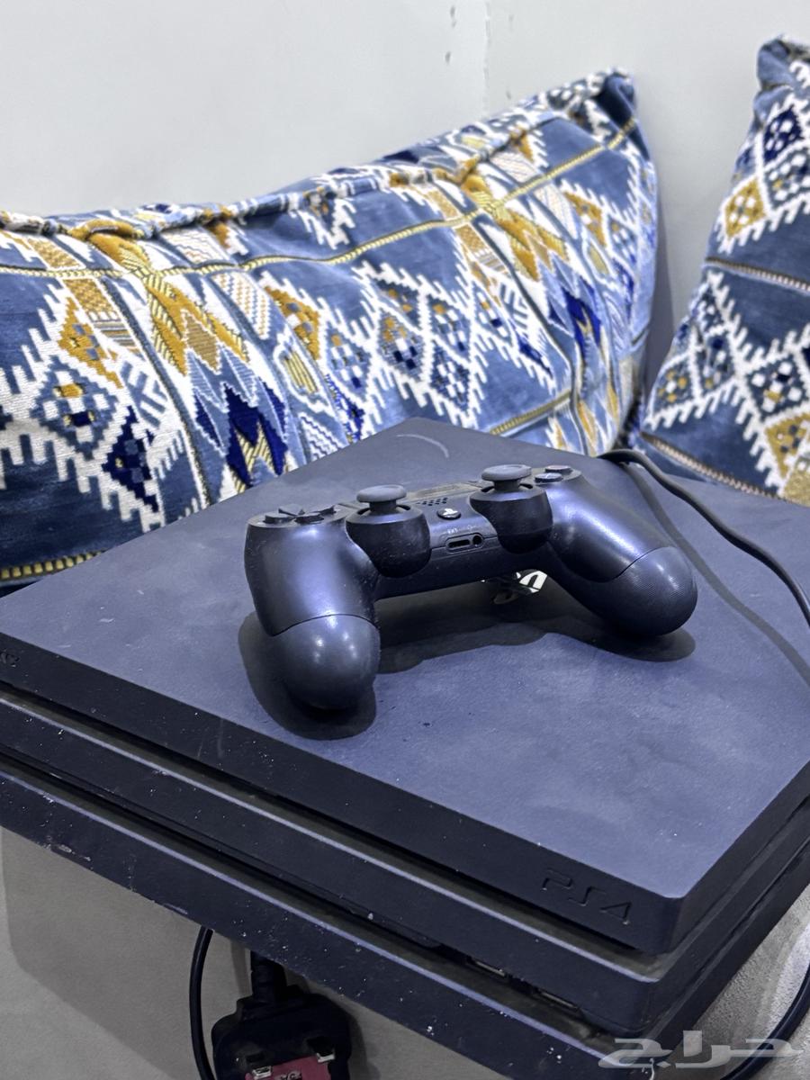 للبيع سوني فور برو 1 تيرا مع يد وشريط64249439122946111