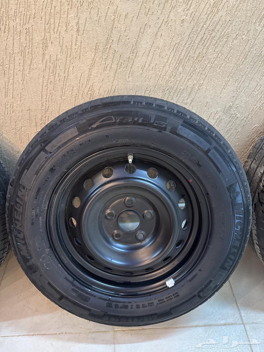 Hilux tires64409906923907112