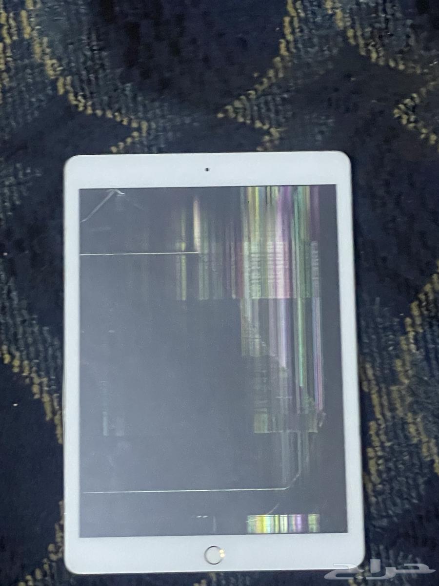 ايباد للبيع الشاشه مكسوره64242264116097110