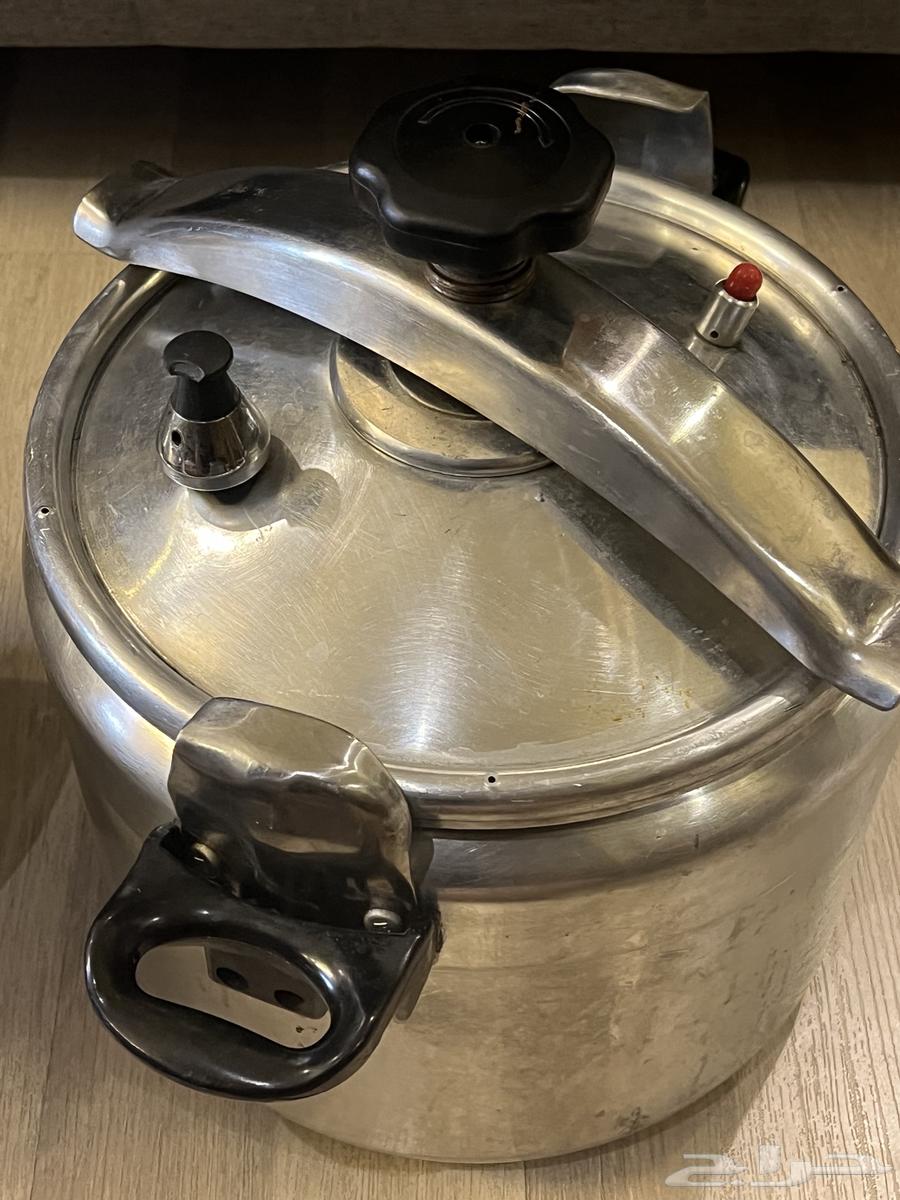 ثلاث قدور ضغط اثنين منها 20 لتر واحد منها 12 لتر64248287372673114