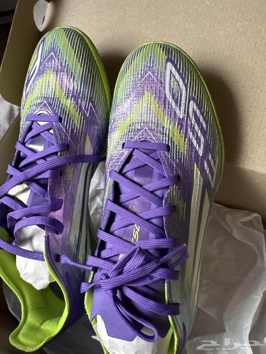 جوتي رياضة اديداس ب اصلي مقاس 42 لون بنفسجي واخضر64243692180611111
