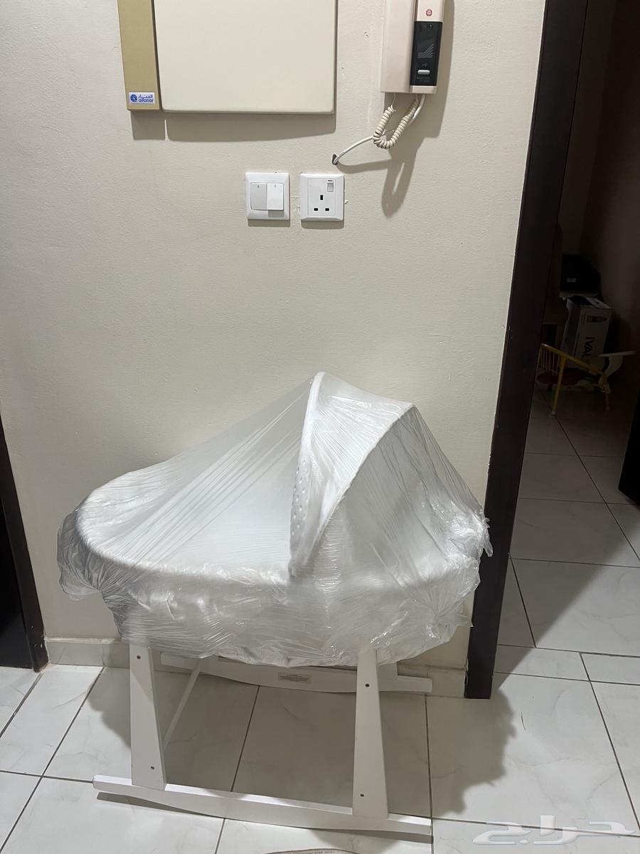 عربية اطفال توام وسرير رضيع شبه جديده64232835758081110