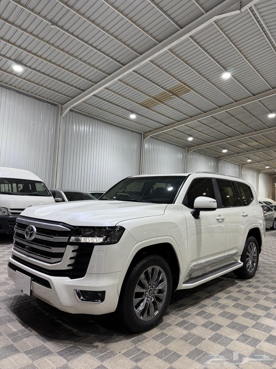 للبيع تويوتا لاندكروزر GXR L4موديل 2023 ( اصفار )64418336089217112