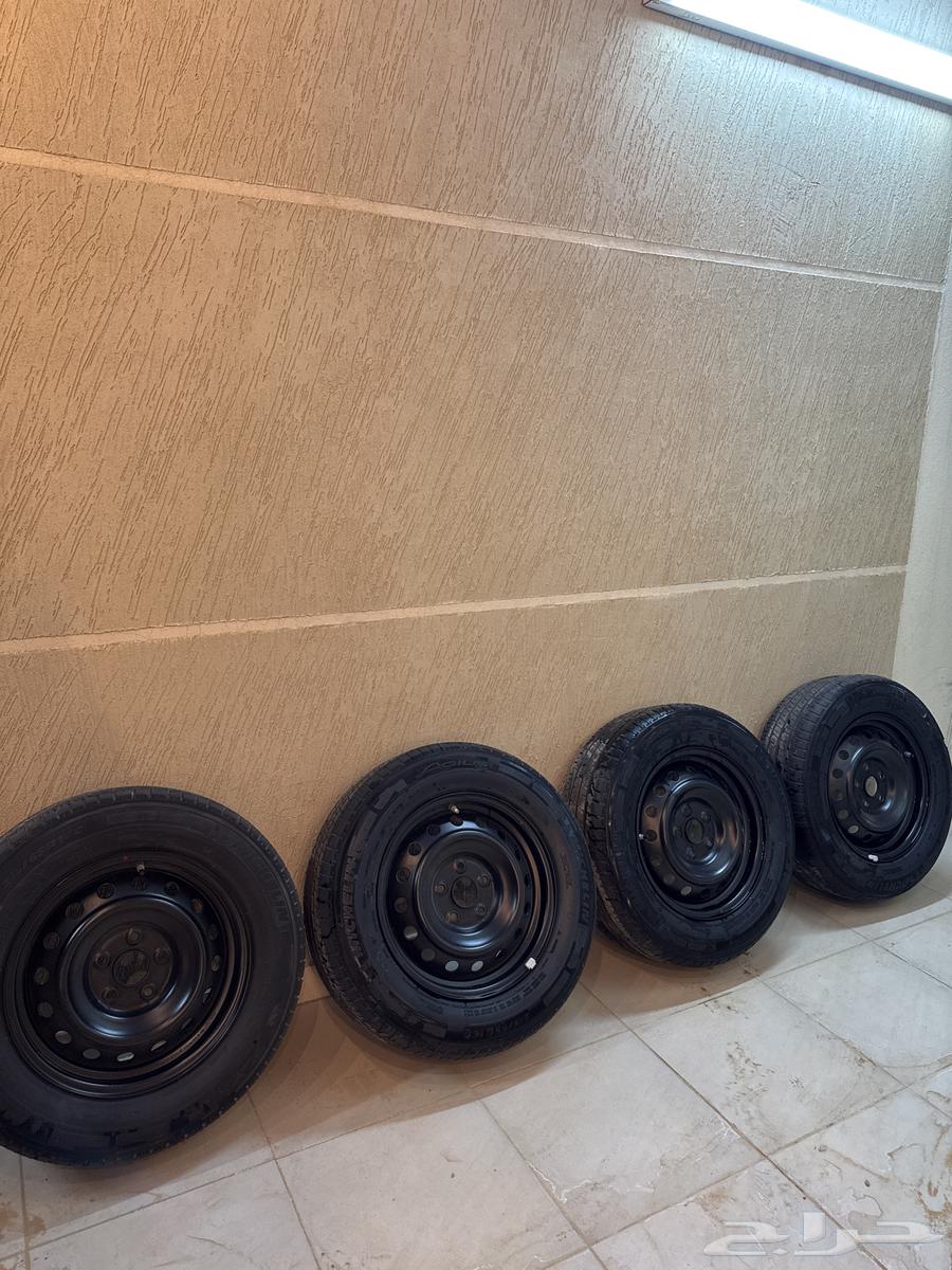 Hilux tires64409906923907110