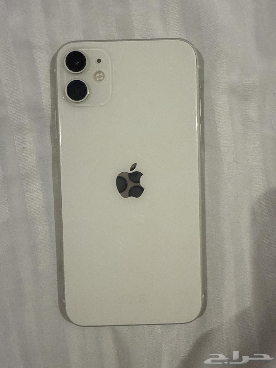 جوال ايفون11 والله ماجاه شي بس العيب البطاريه 64 وتراه صامل64233334878211111
