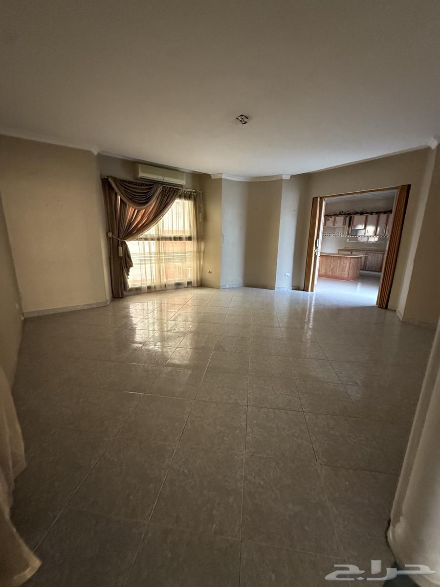 فيلا حي راقي زاوية في الجامعيين63613348567682114