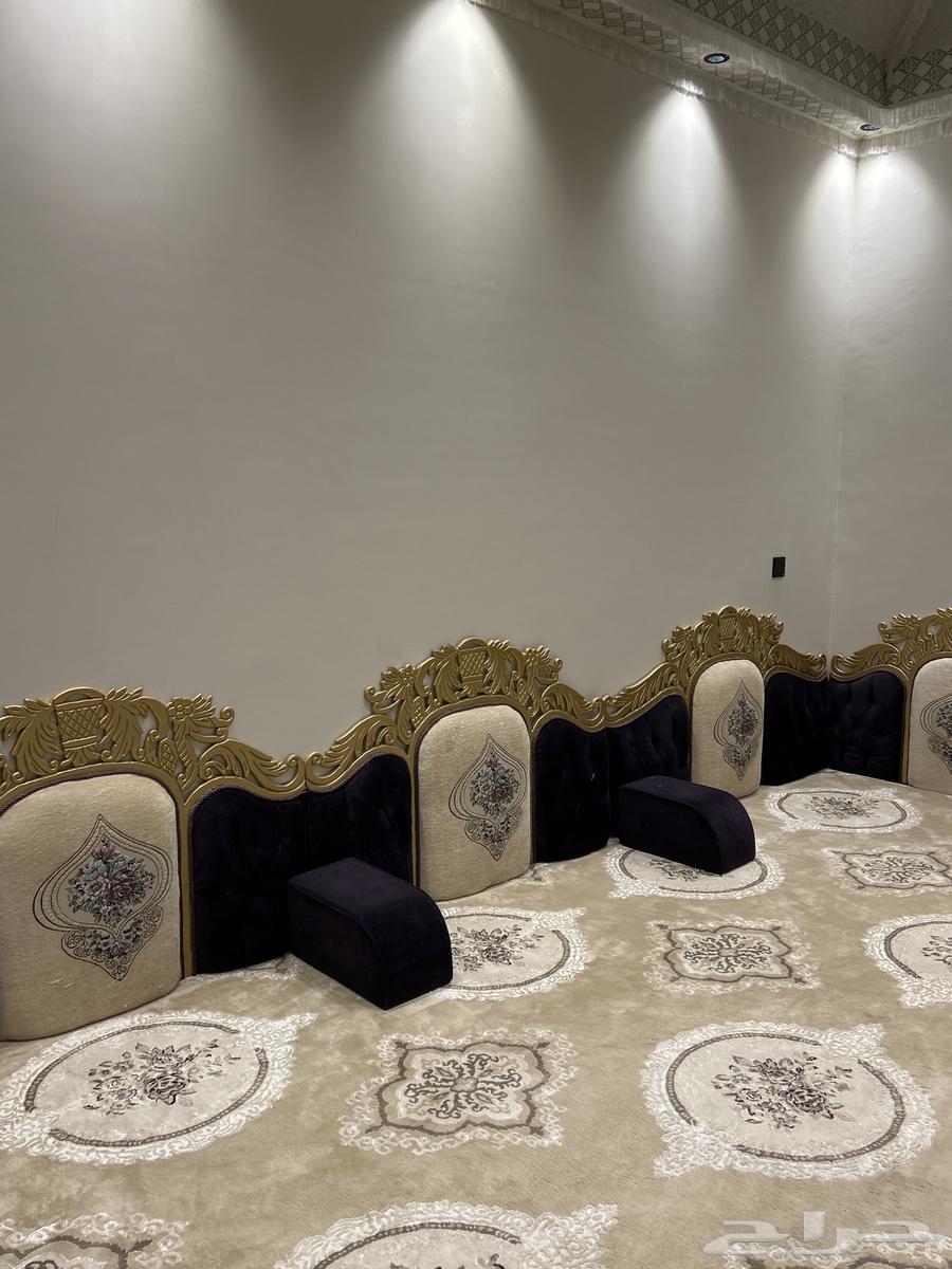 مجلس مستعمل 11 قطعه مسند و 7 قطع تكايةمع الفرشه والستاره64256284529537112