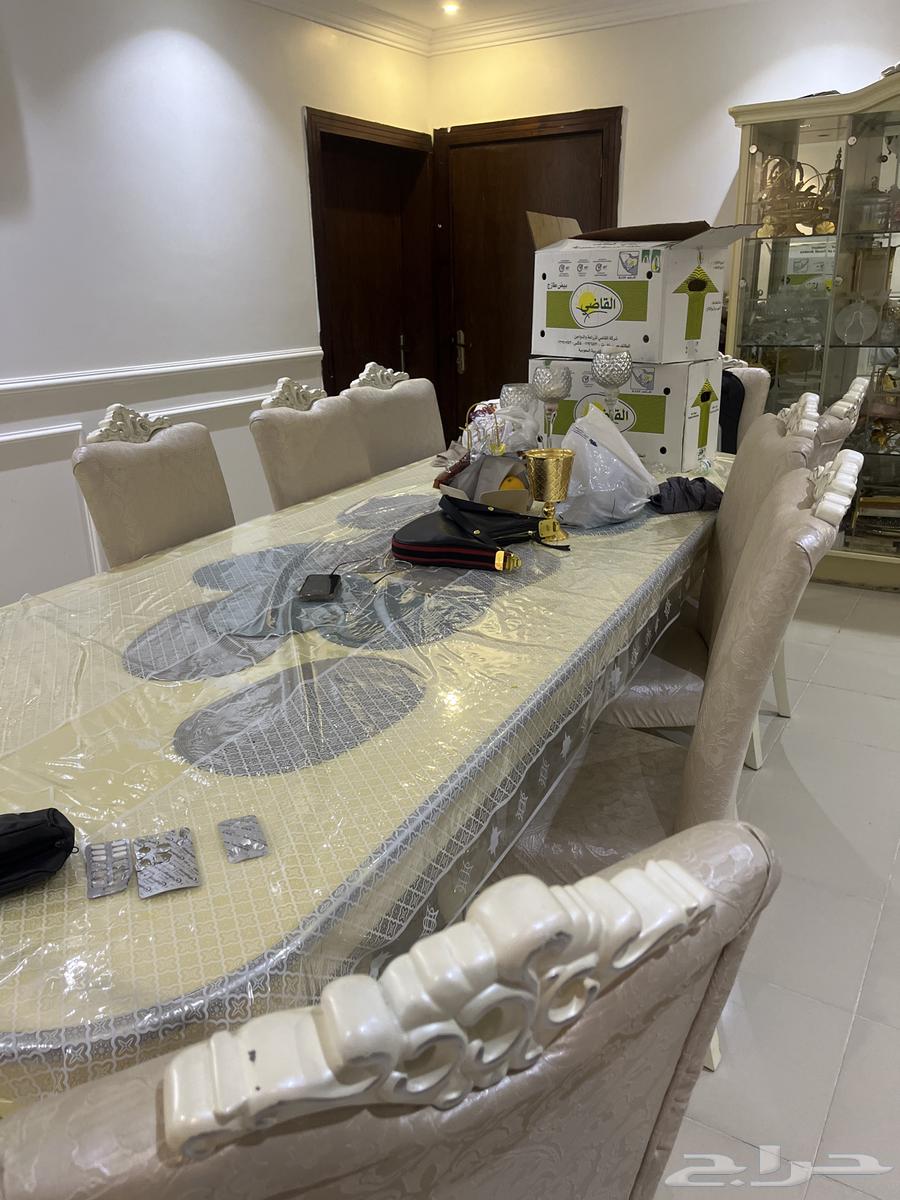 طاوله للبيع64252799932163110