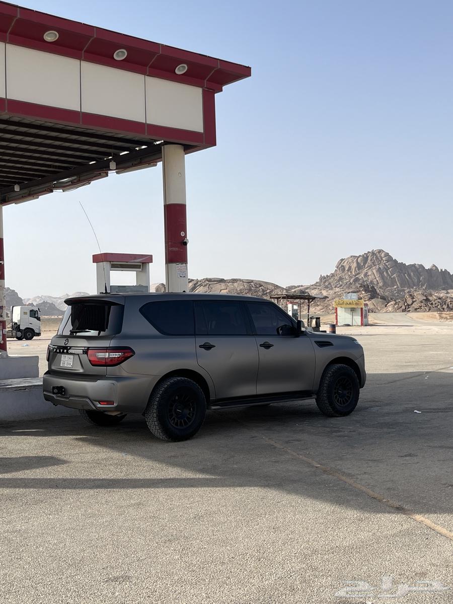 Clean petrol with low mileage64412883278337111