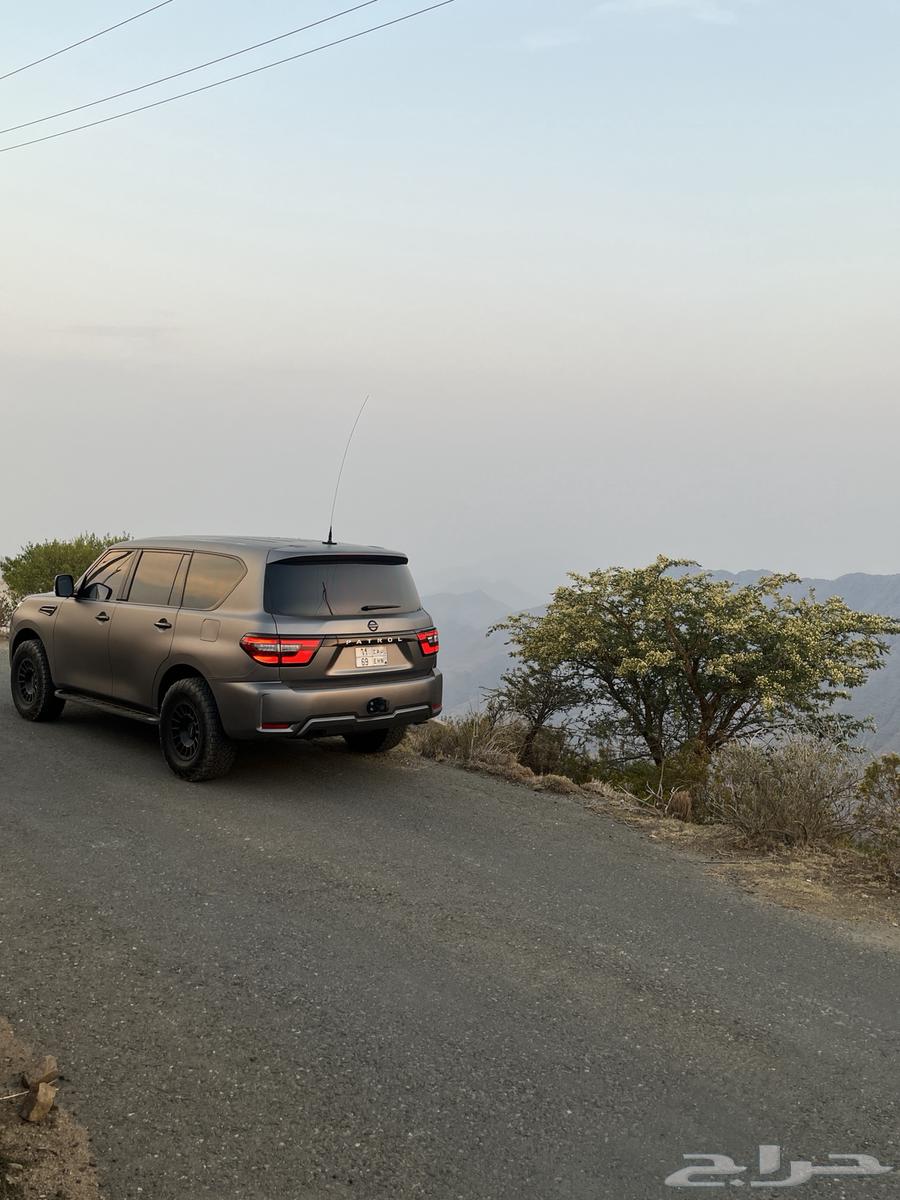 Clean petrol with low mileage64412883278337112