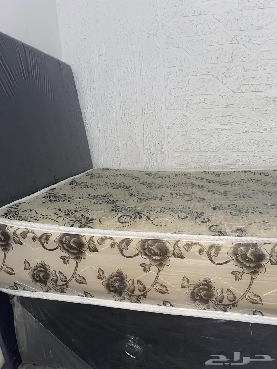 سرير جديد للبيع مع مرتبته   نفر64233634729347111