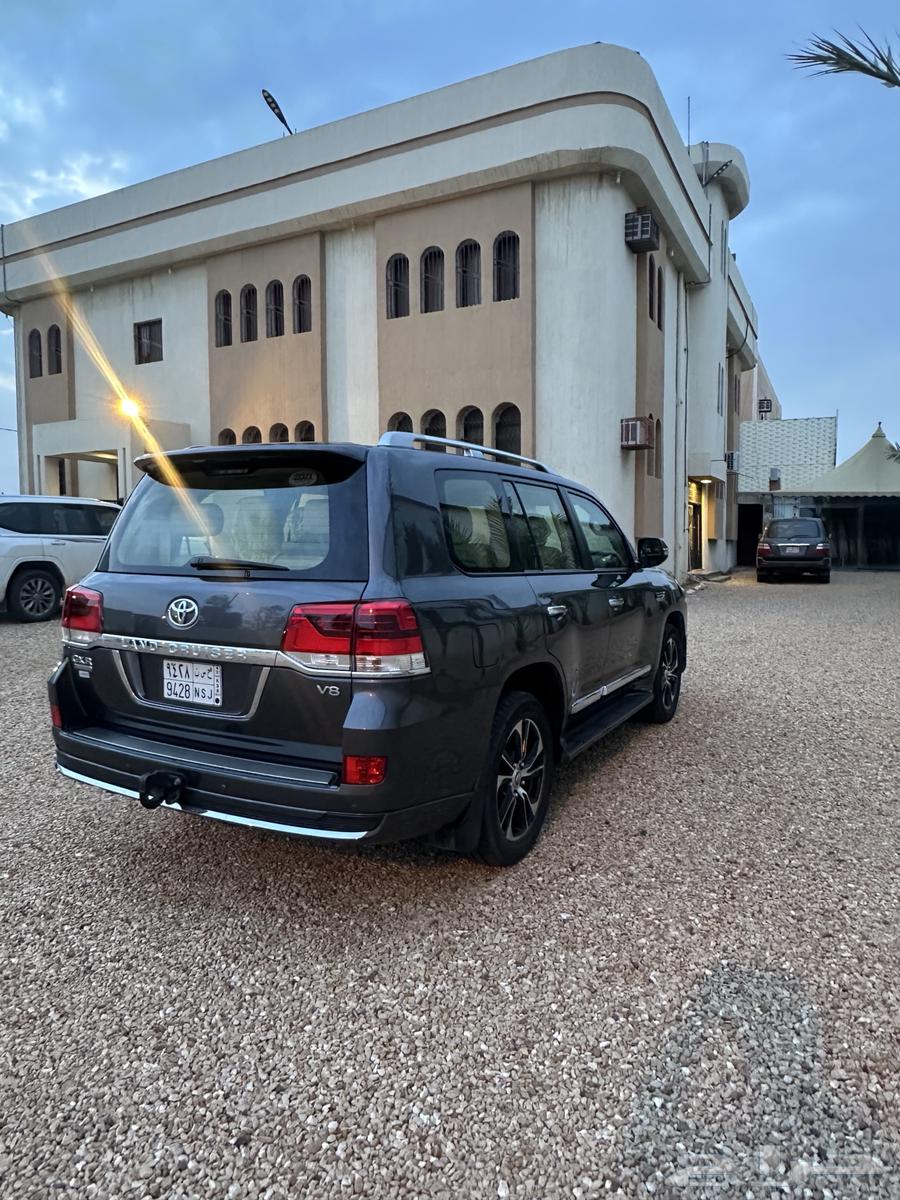 لاندكروزر على شرط فل كامل 202164417617621889112