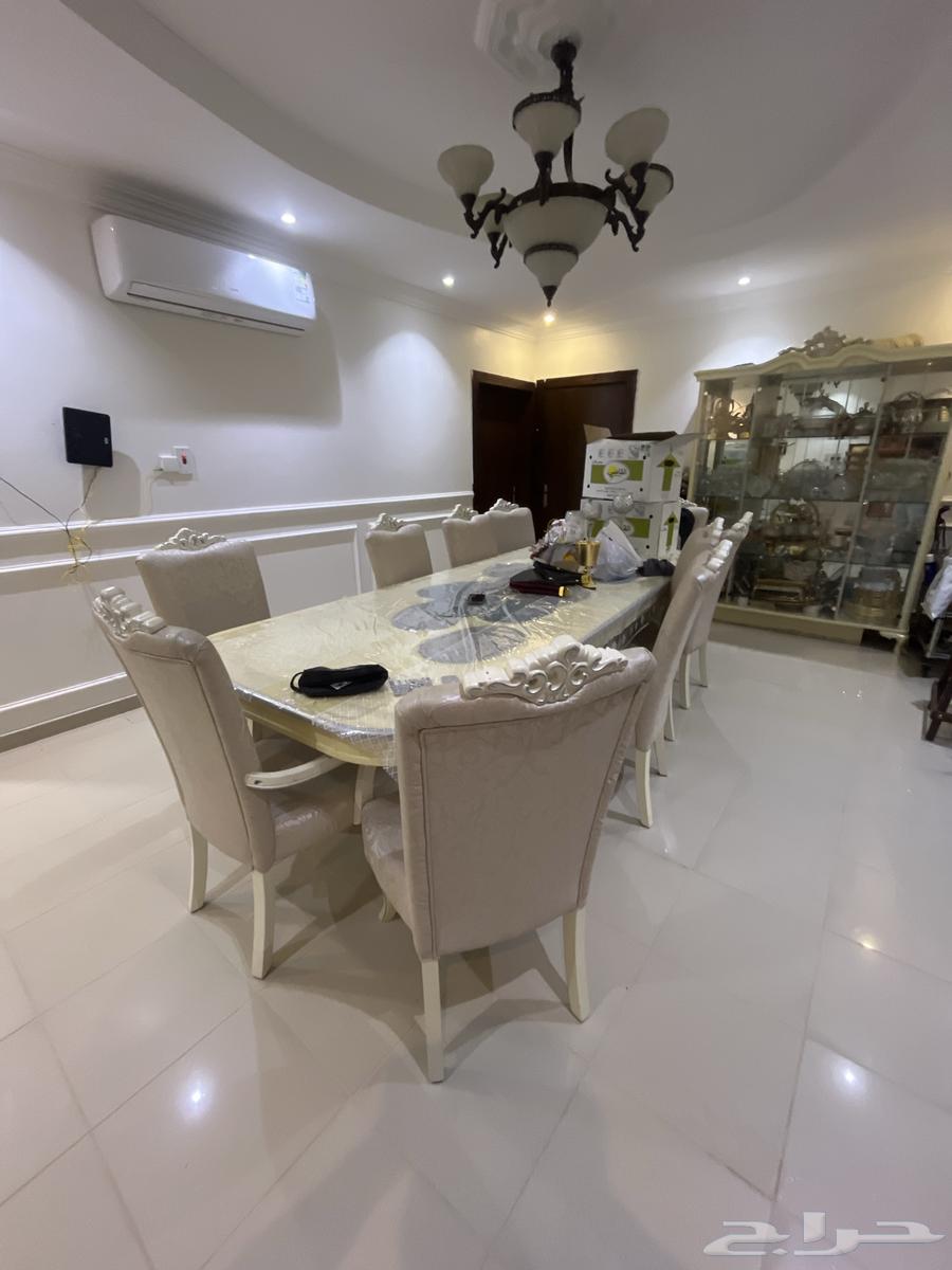 طاوله للبيع64252799932163111