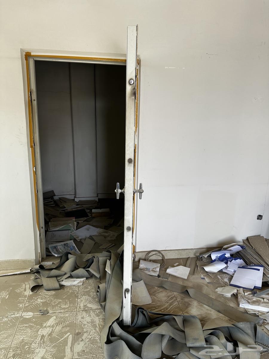 ابواب مصفحه فولاذ وابواب خشب للبيع64243170171393112