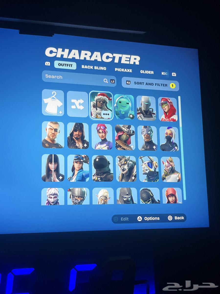 حساب فورت نايت سيزن 4 و3 ماكس وفيه اغراض حلوه مستعجل 10064242264253953110