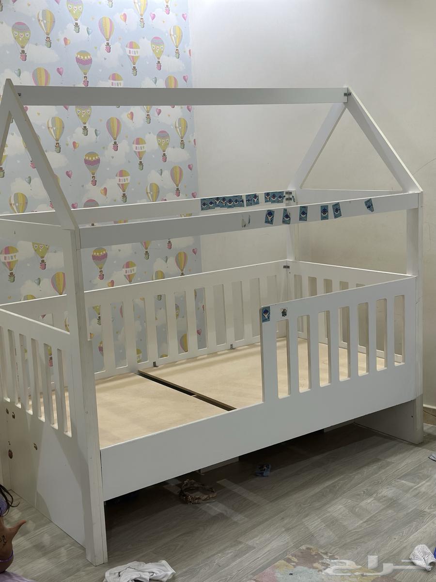 للبيع سريرين اطفال64234454233475110