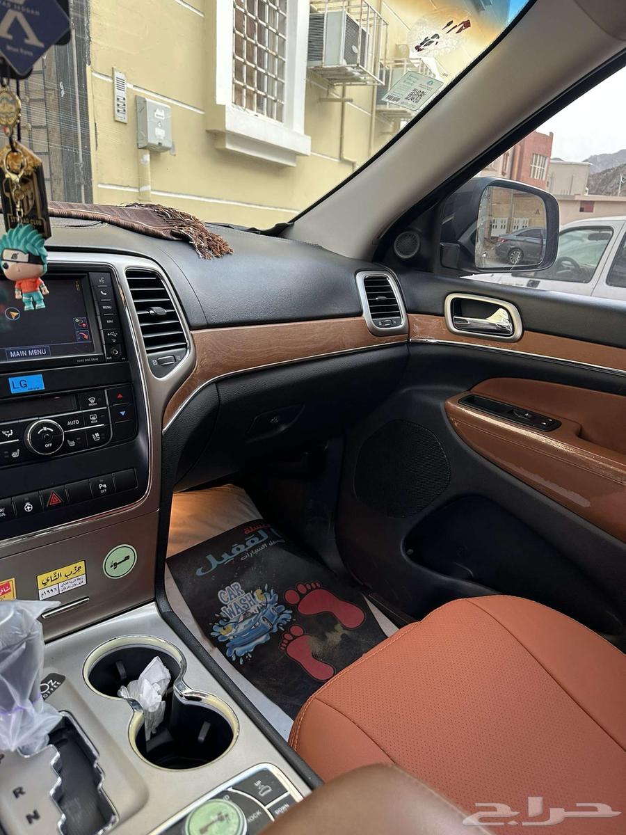 جيب جراند شروكي64414063770371111