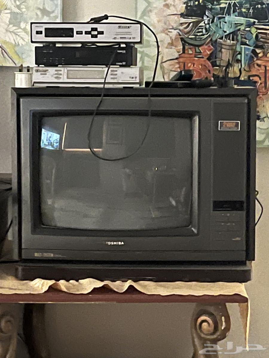 Old Toshiba TV with remote and receiver64240879410049111