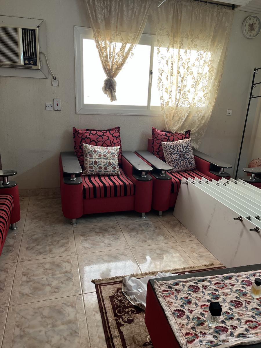 Red sofa64253578343299111