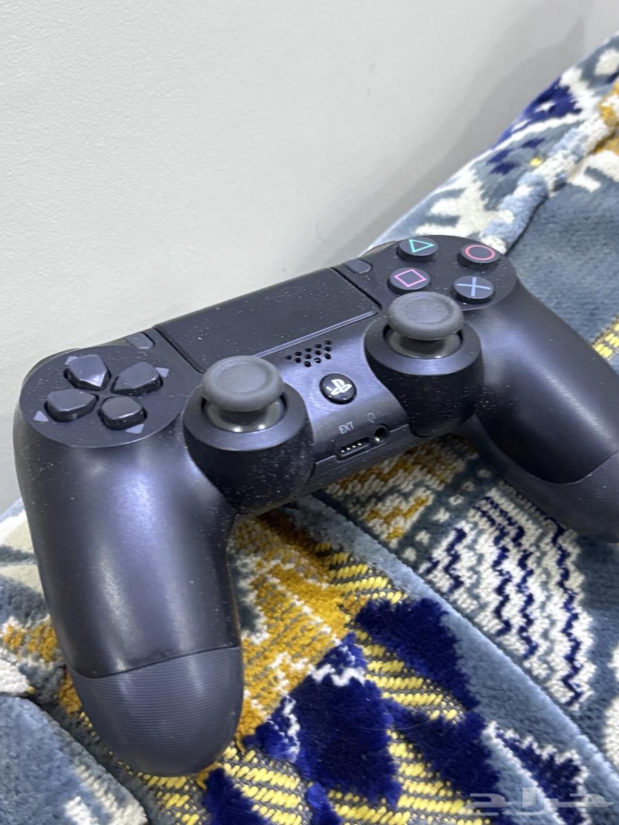 للبيع سوني فور برو 1 تيرا مع يد وشريط64249439122946112