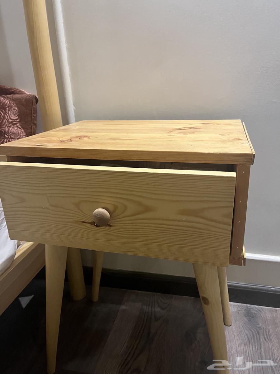 كومدينه بجانب السرير64246989057537110