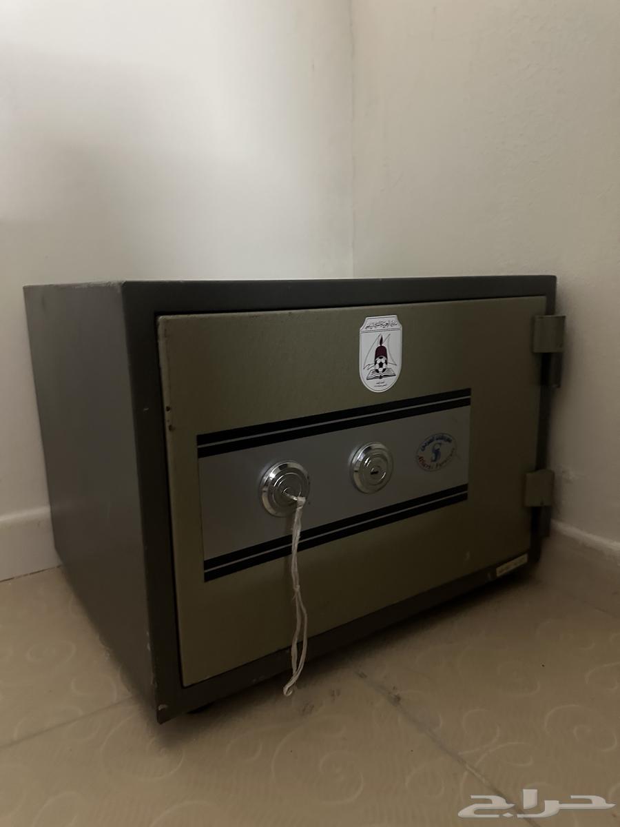 خزنه قديمه اكثر من 12 سنه64249629940226110