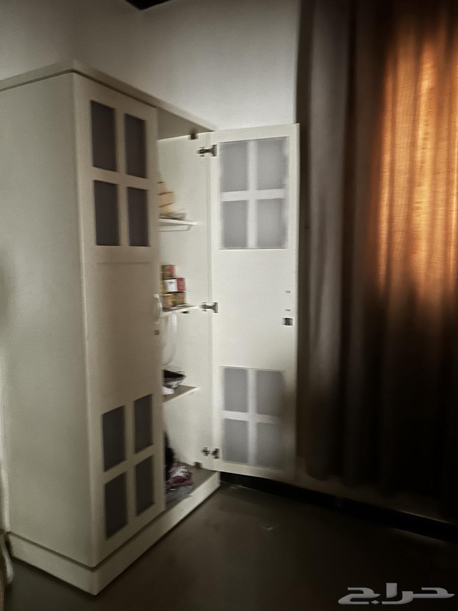 للبيع اثاث مدخل ودولاب ملابس واله قطع الحطب64251394107522110