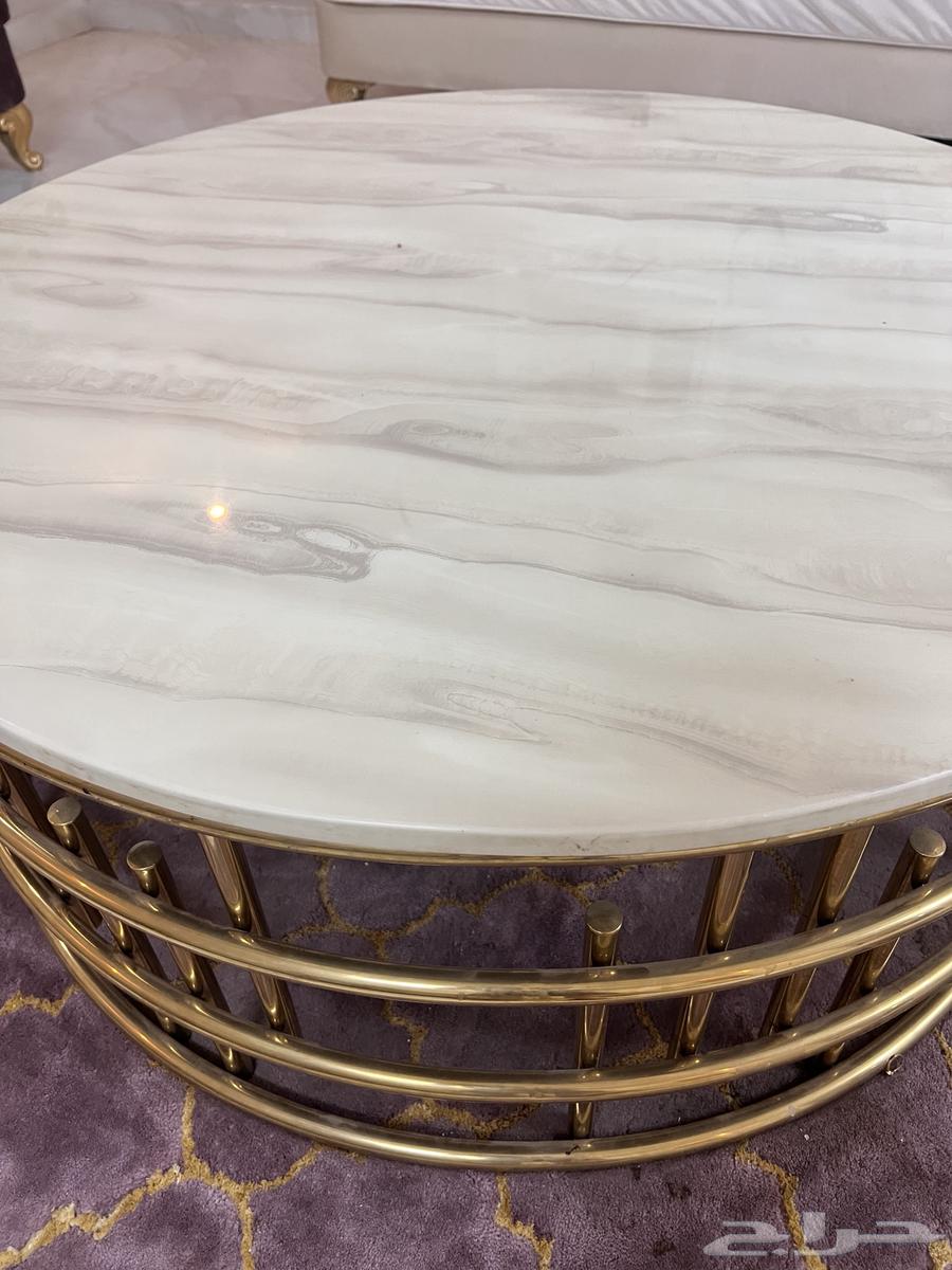 طاولة رخام دايرية كبيره مع ثنتين طاولات زوايا رخام64235920947585110