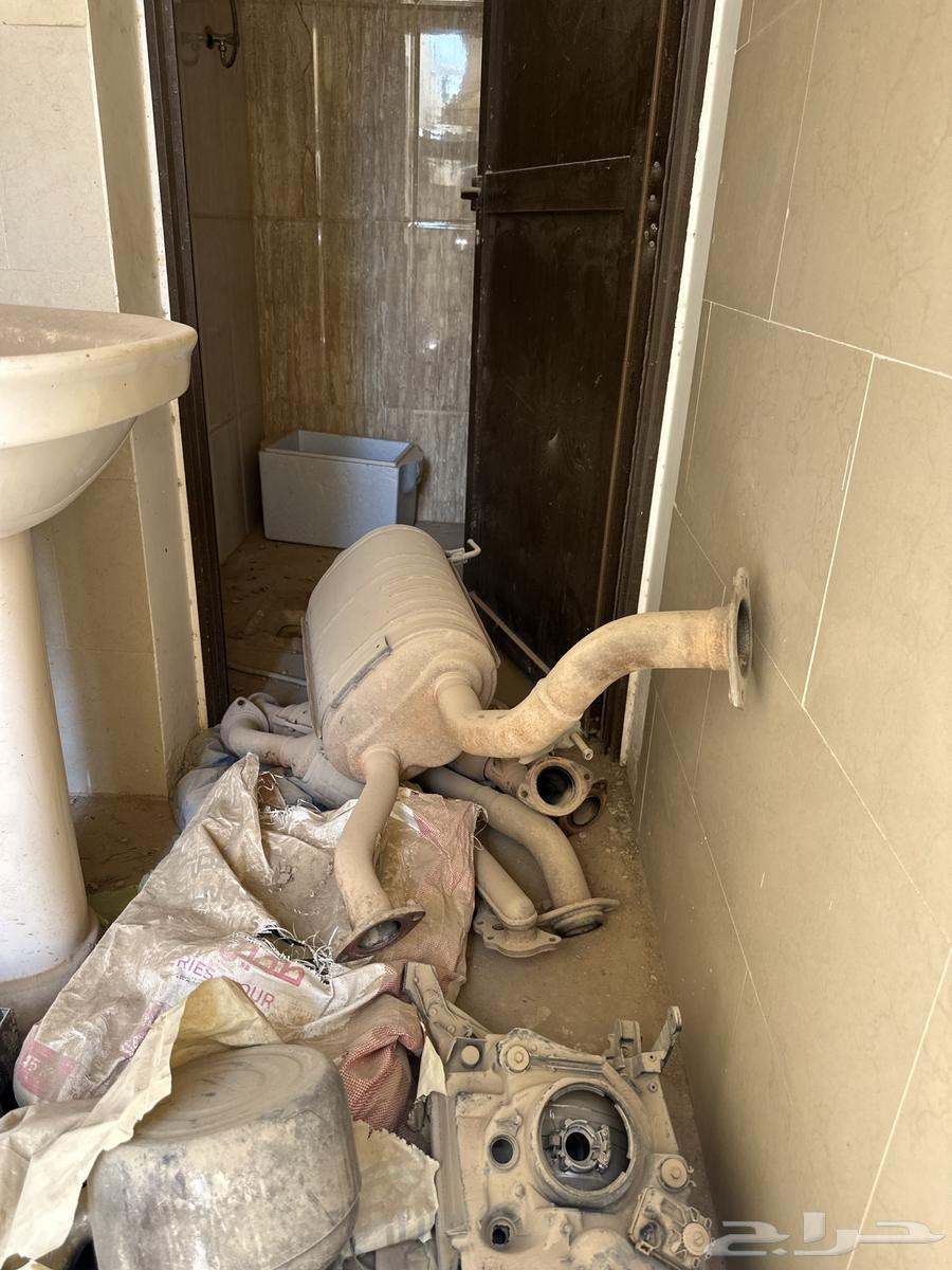 للبيع قطع غيار جيب لاند 2011 سعودي 6 سلندر64412668509315113