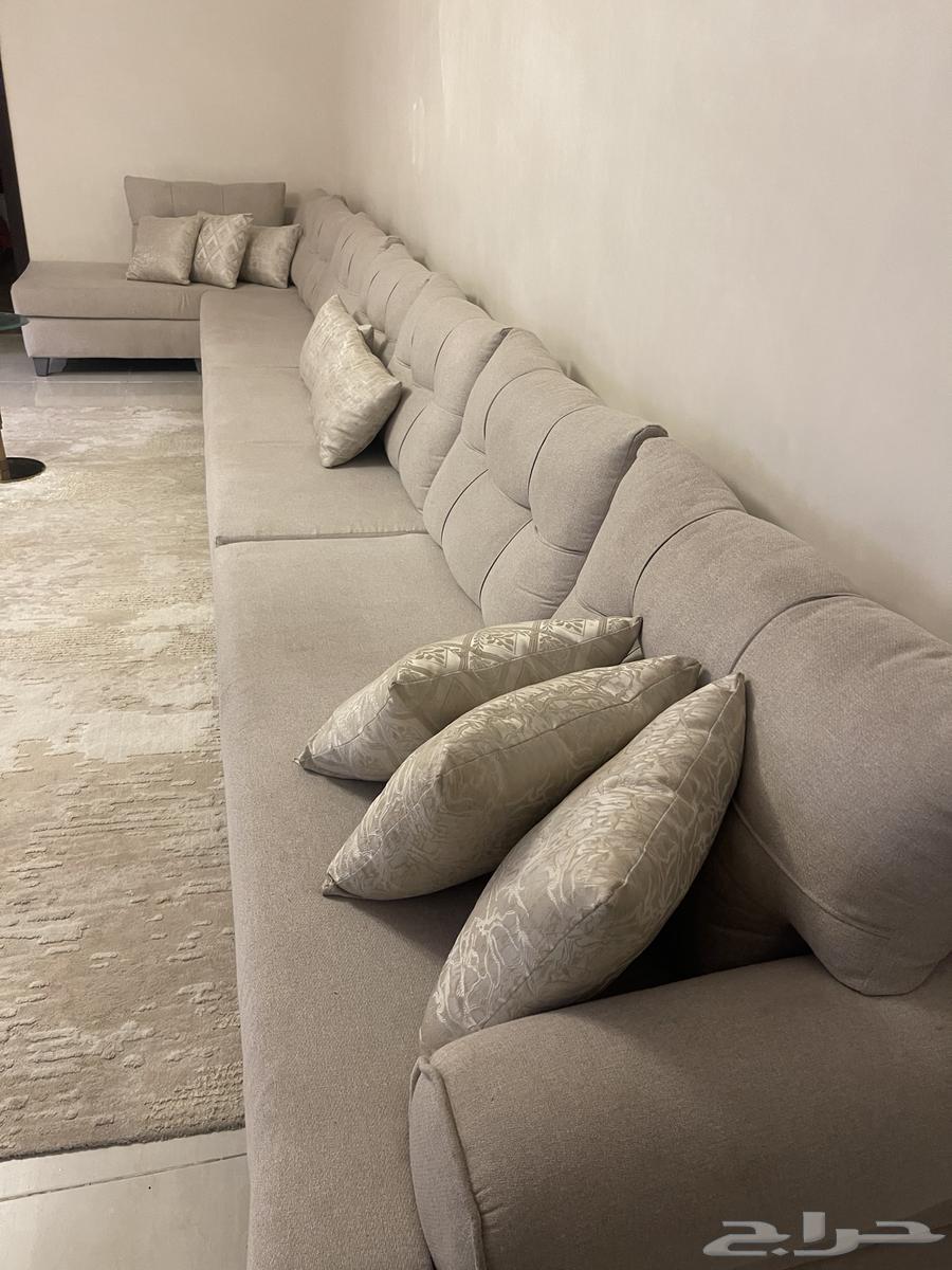 I have a clean living room sofa for sale, 4.85 meters long and 1.80 meters wide64255536999427111