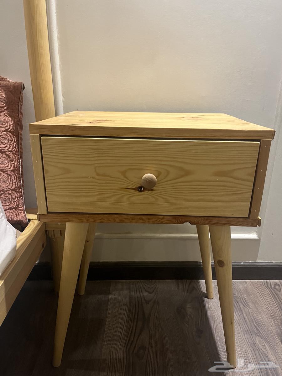 كومدينه بجانب السرير64246989057537111