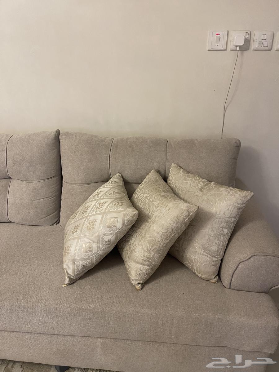 I have a clean living room sofa for sale, 4.85 meters long and 1.80 meters wide64255536999427110