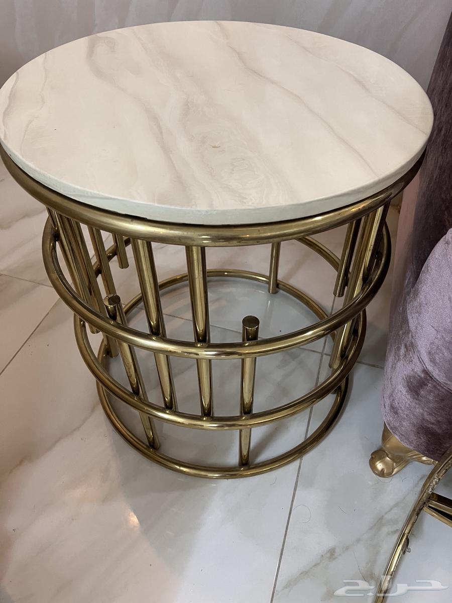 طاولة رخام دايرية كبيره مع ثنتين طاولات زوايا رخام64235920947585111