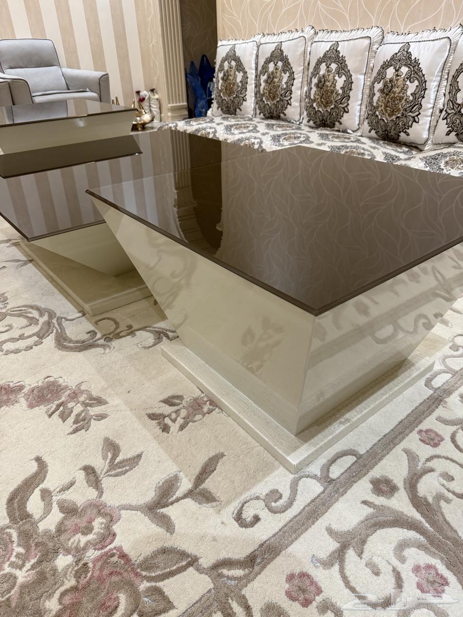 طاوله شبه نظيف64239684097794112