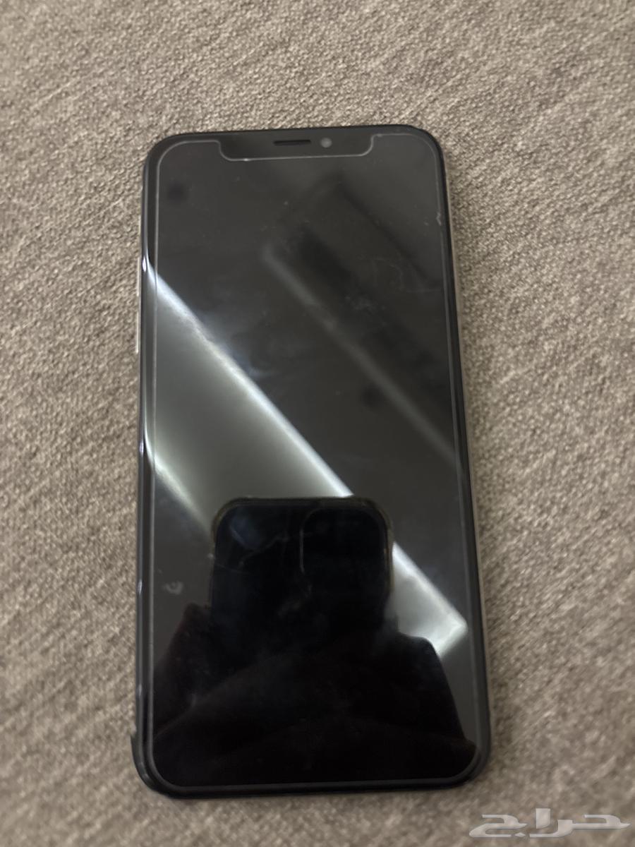 iPhone X works well and has no issues64251879242755110