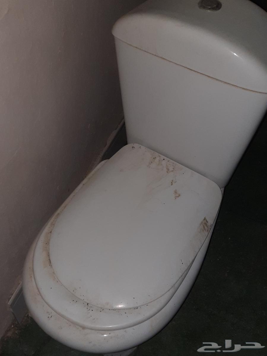 كرسي حمام نظيف للبيع64252023602947110